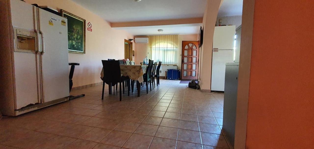 Vila Vasile Navodari Luaran gambar